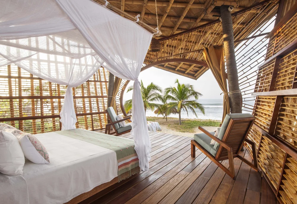 Eco luxury hotel integrato nel territorio naturale